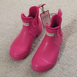 Like new pink rain HUNTER boots woman girl size 6